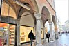 portici Padova con pioggia